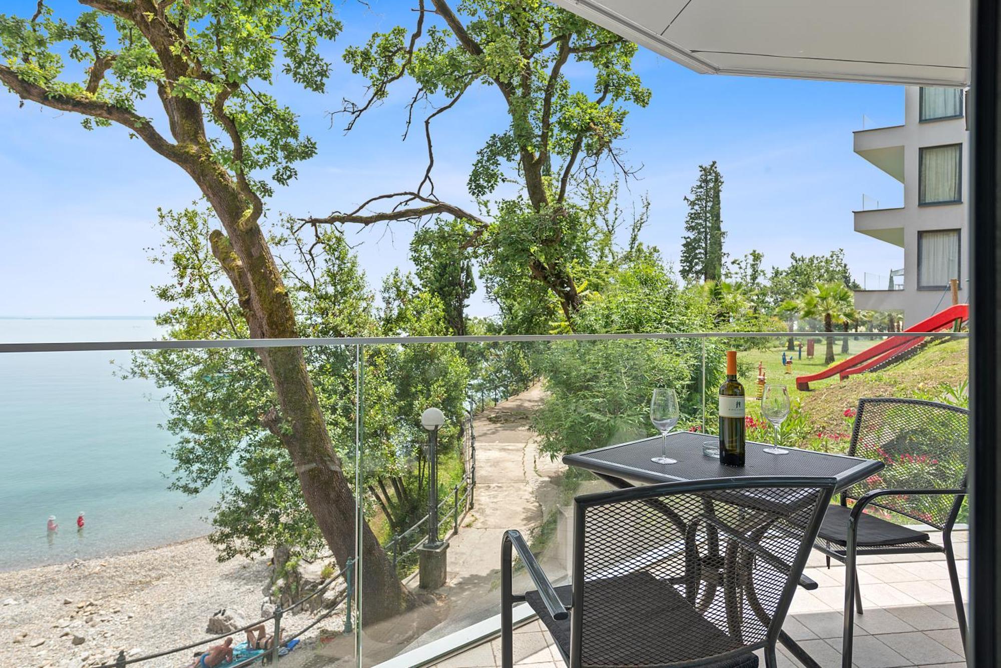 Apartment mit Meerblick